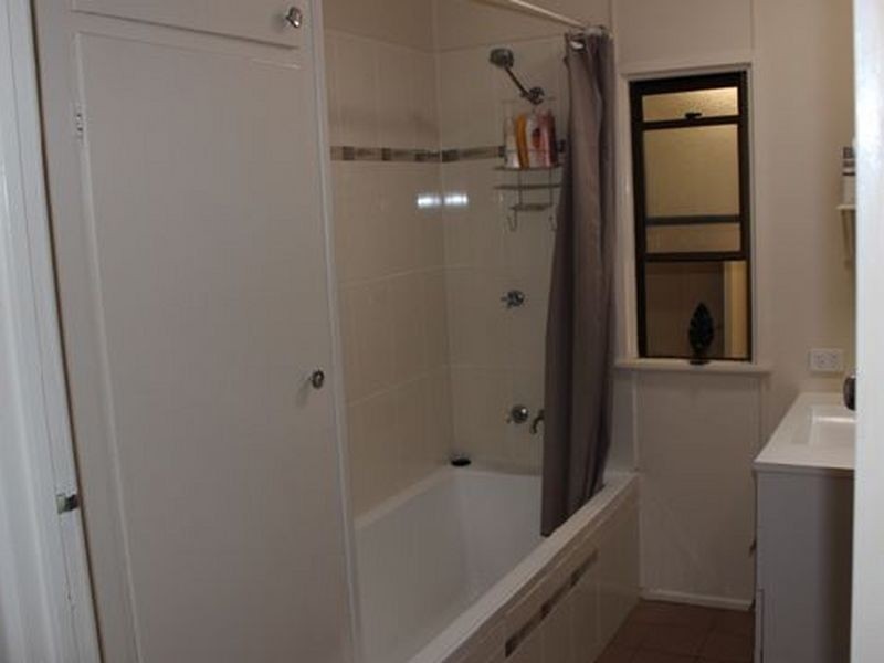 Avenell Heights QLD 4670