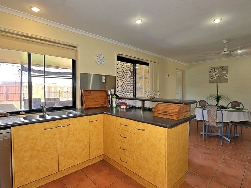 4 Fixter Street, Kalkie QLD 4670