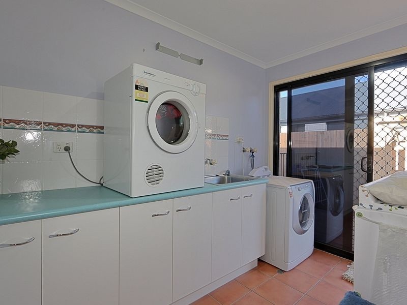 4 Fixter Street, Kalkie QLD 4670