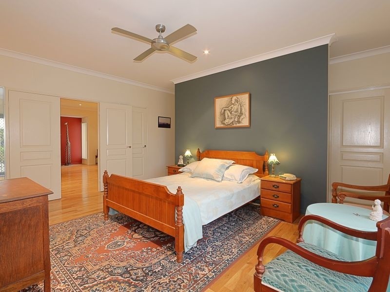 7 Janet Court, Coral Cove QLD 4670