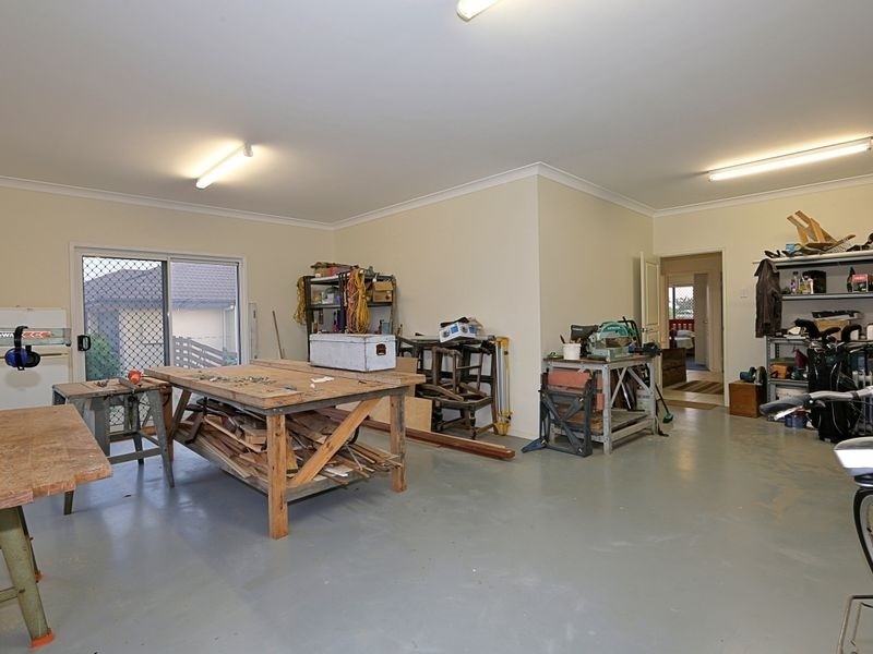 7 Janet Court, Coral Cove QLD 4670