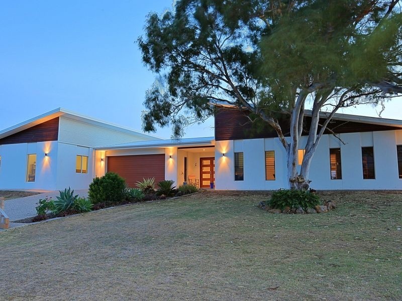 7 Janet Court, Coral Cove QLD 4670