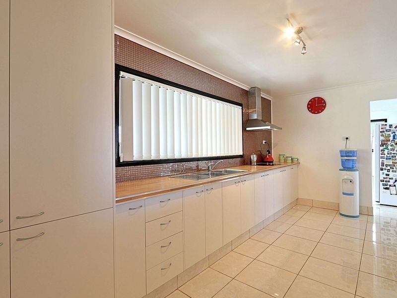 5 Bryde Place, Thabeban QLD 4670