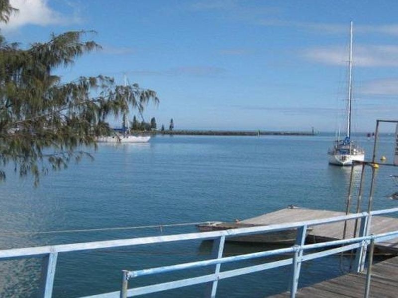 10 Doctor Street, Burnett Heads QLD 4670
