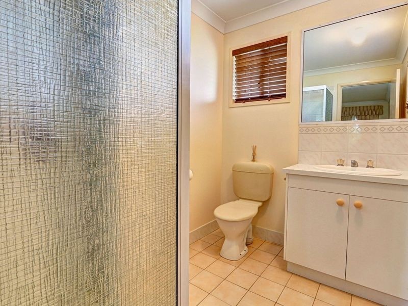 17 Mark Road, Branyan QLD 4670