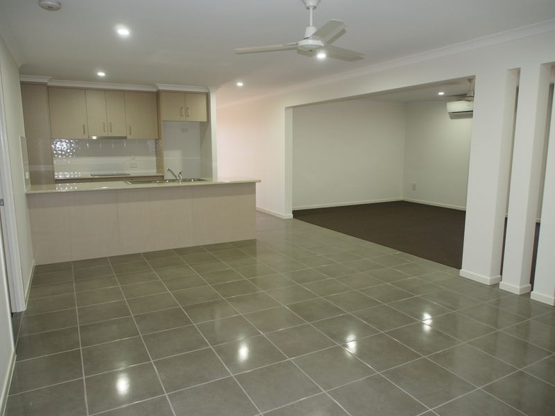 16 Gill Place, Kalkie QLD 4670