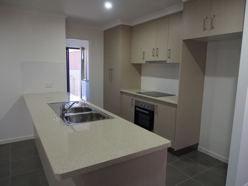16 Gill Place, Kalkie QLD 4670