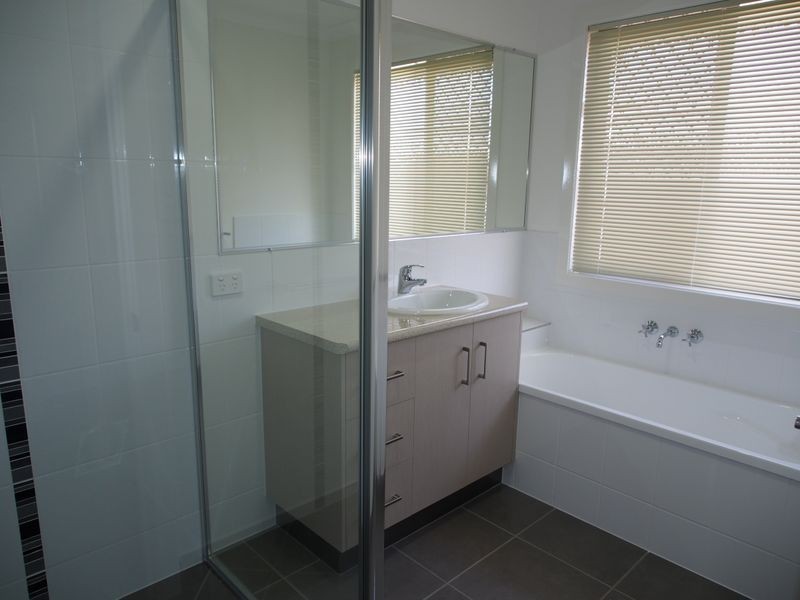 16 Gill Place, Kalkie QLD 4670