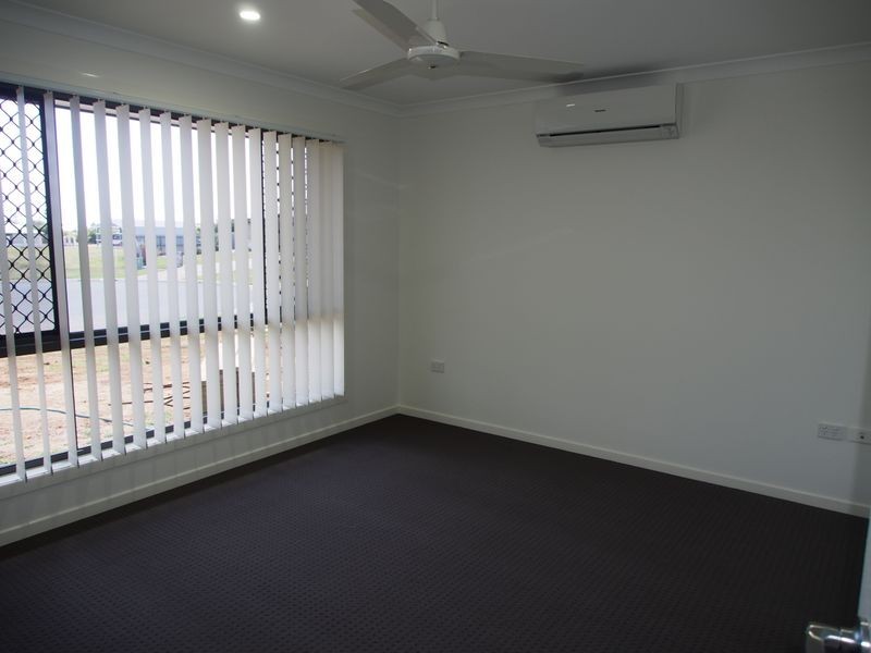 16 Gill Place, Kalkie QLD 4670