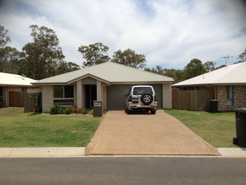 90 Neville Drive, Branyan QLD 4670