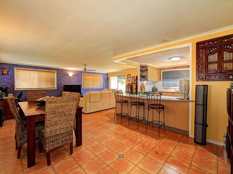 8 McGill Crescent, Avenell Heights QLD 4670