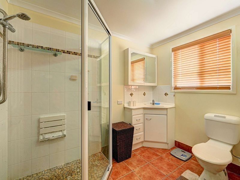 8 McGill Crescent, Avenell Heights QLD 4670