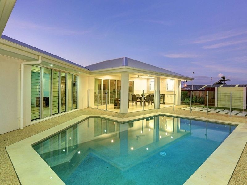 12 Altivole Drive, Avenell Heights QLD 4670