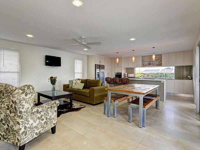 12 Altivole Drive, Avenell Heights QLD 4670