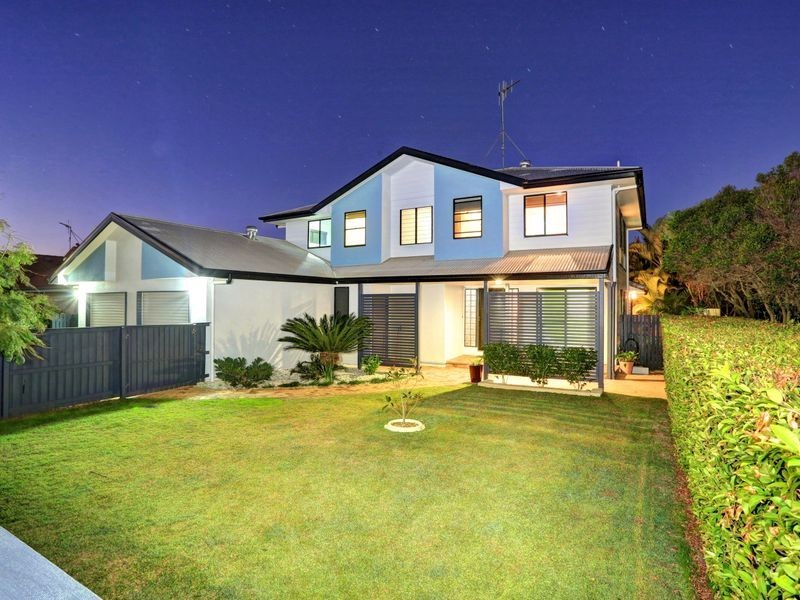 2 Causeway Place, Bargara QLD 4670