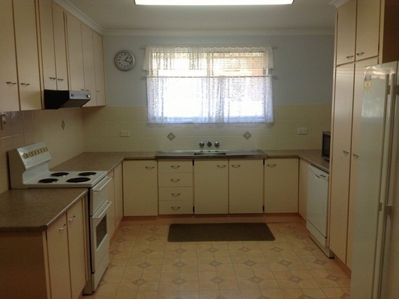 32 Avokahville Avenue, Avoca QLD 4670