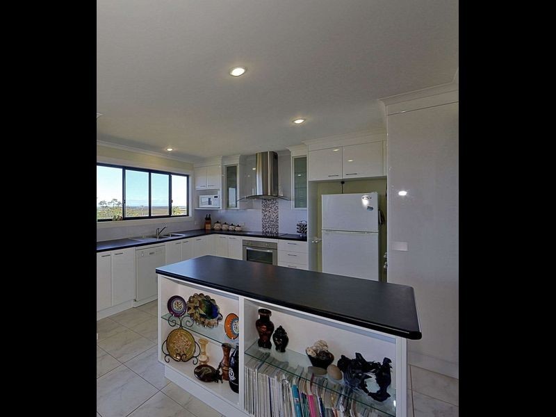 6 Heathwood Crescent, Qunaba QLD 4670