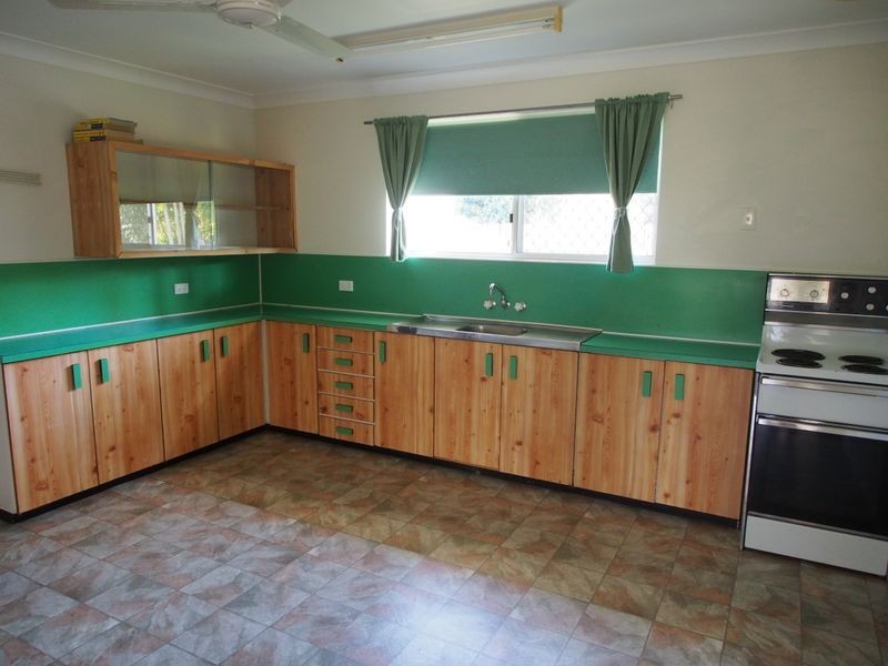 2/9 Avenell Street, Avenell Heights QLD 4670