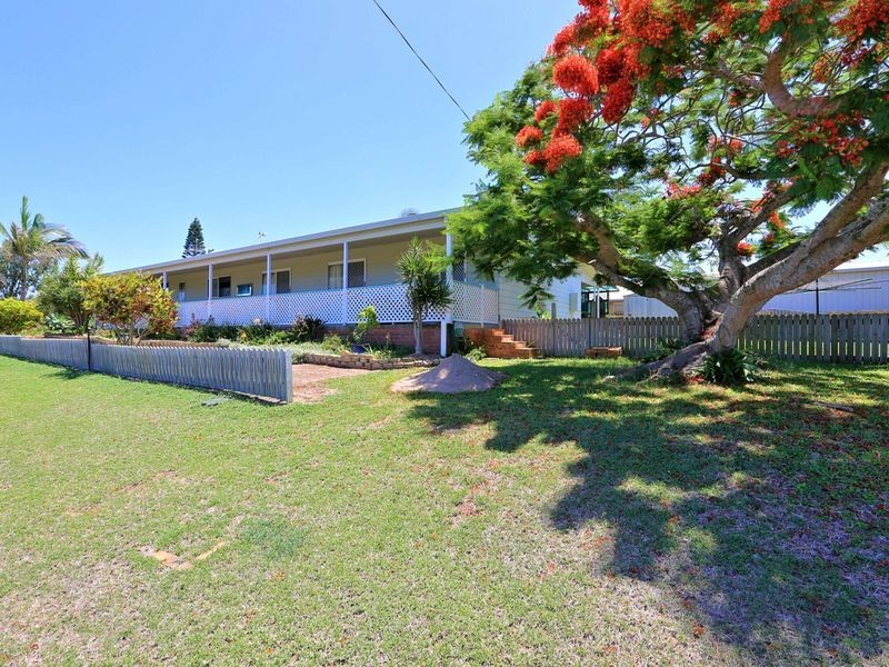 8 Bluewater Drive, Elliott Heads QLD 4670