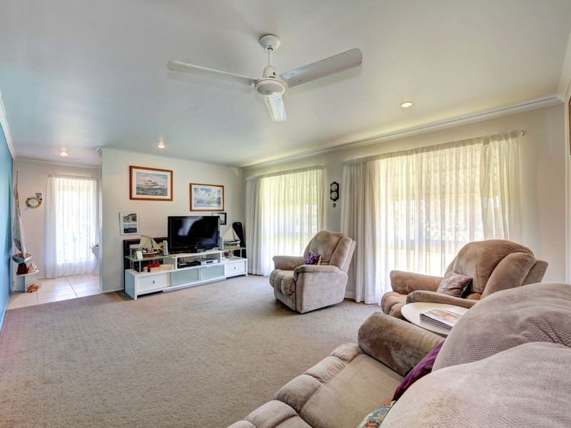 8 Bluewater Drive, Elliott Heads QLD 4670