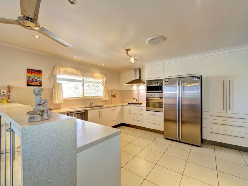 8 Bluewater Drive, Elliott Heads QLD 4670