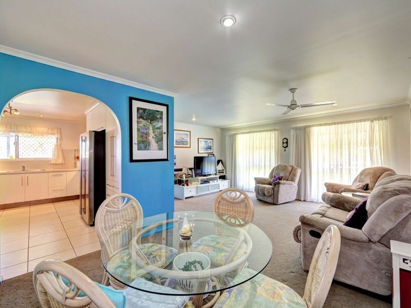 8 Bluewater Drive, Elliott Heads QLD 4670