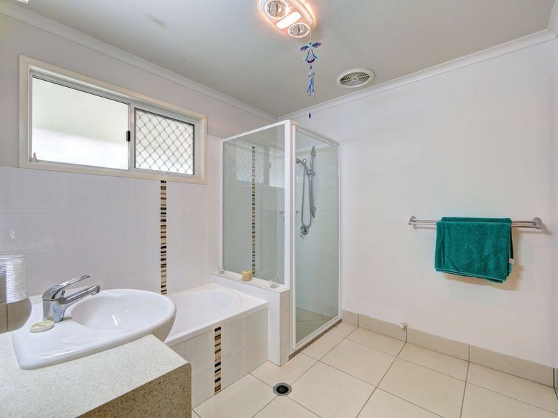 8 Bluewater Drive, Elliott Heads QLD 4670