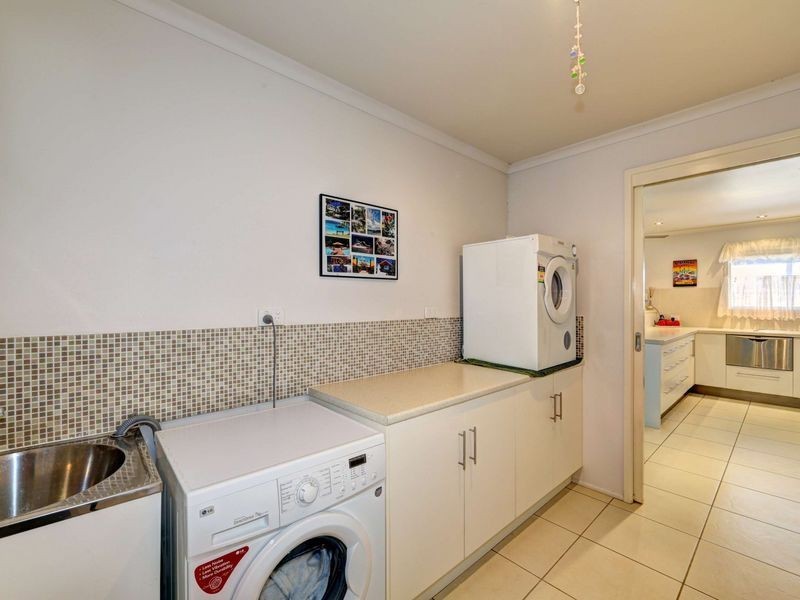 8 Bluewater Drive, Elliott Heads QLD 4670