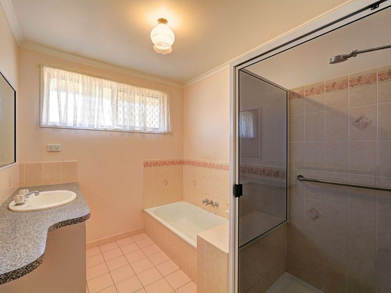 7 Keast St, Kepnock QLD 4670
