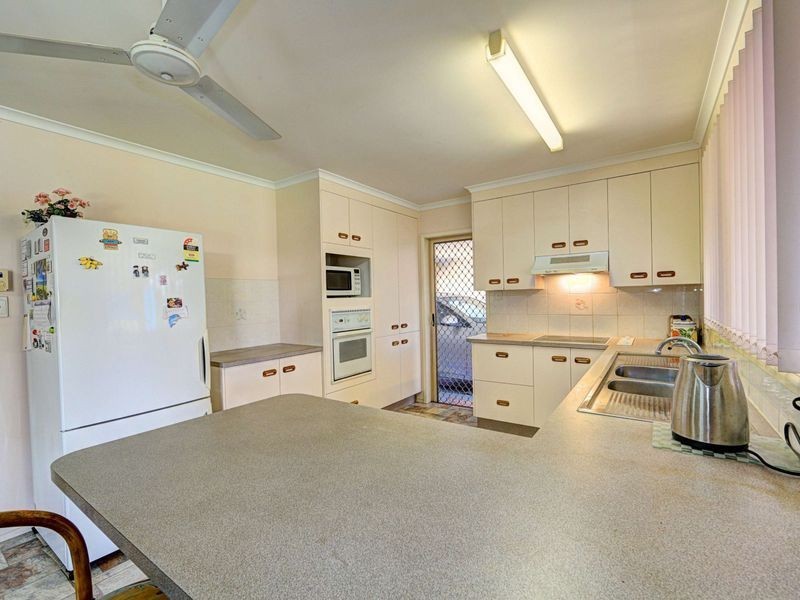7 Keast St, Kepnock QLD 4670