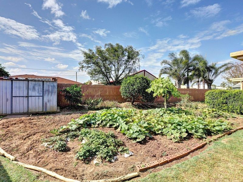 7 Keast St, Kepnock QLD 4670