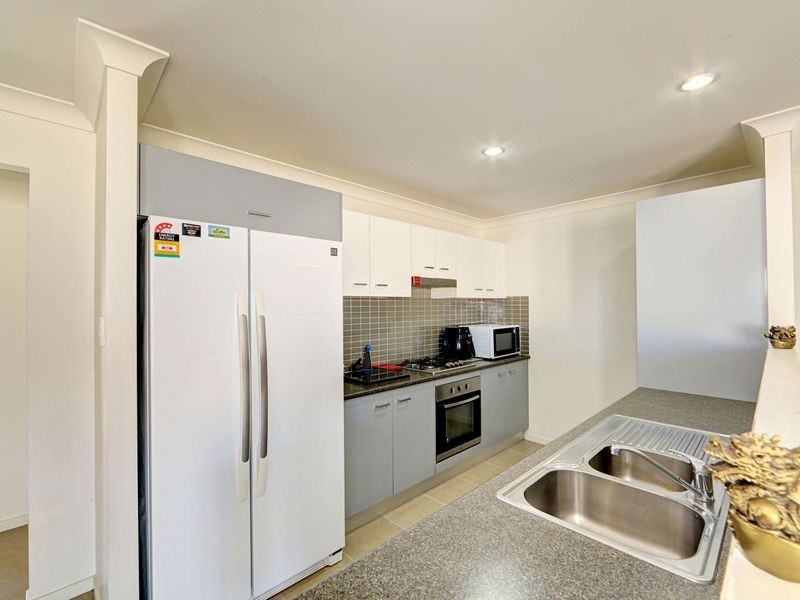 43 Neville Drive, Branyan QLD 4670