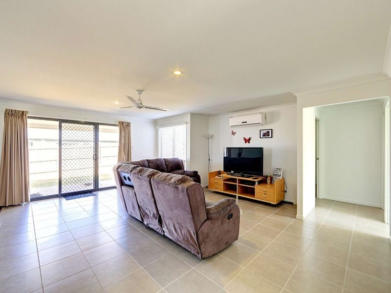 43 Neville Drive, Branyan QLD 4670