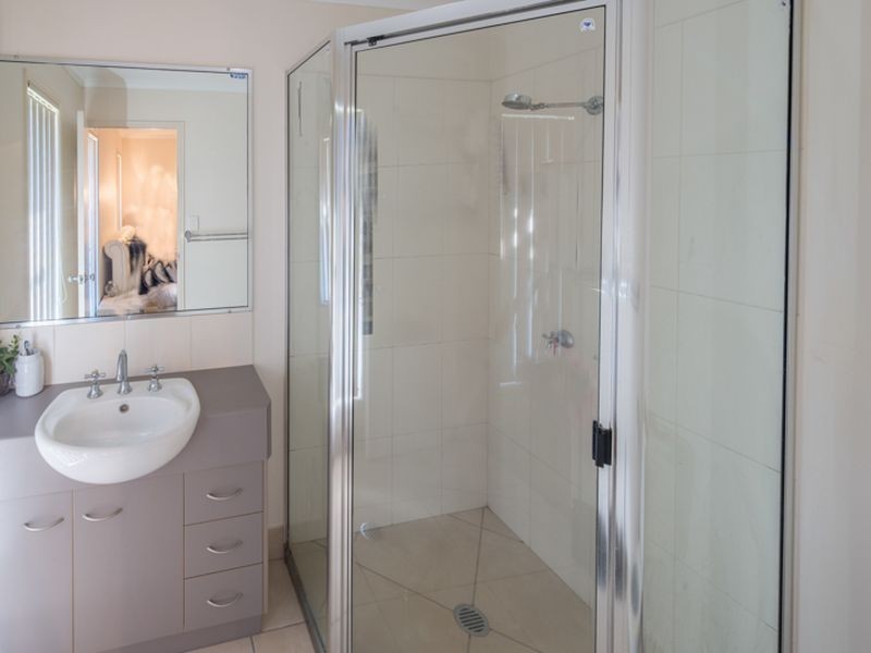 11 Charlotte Court, Kalkie QLD 4670