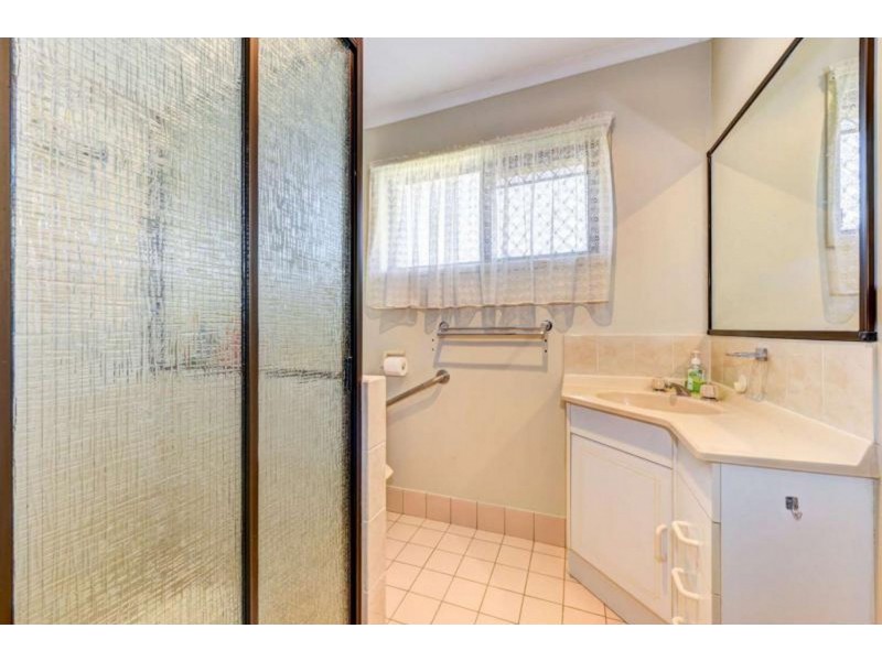 2/1 Central Avenue, Thabeban QLD 4670