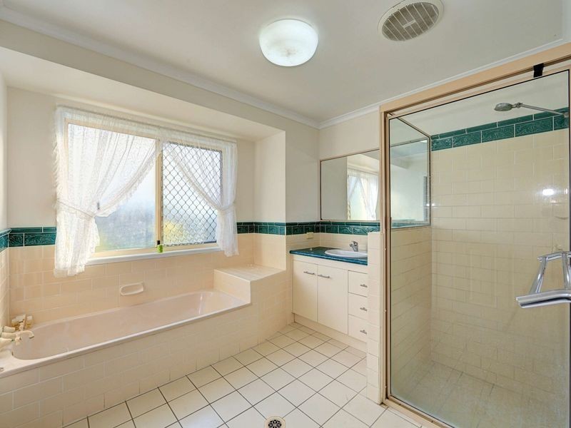 12 Crook Street, Kensington QLD 4670