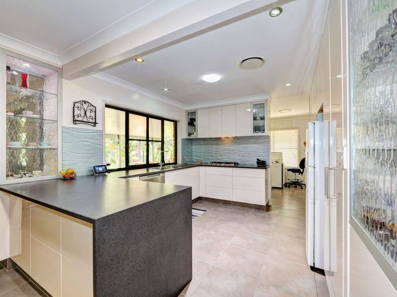 11 Arcadia Drive, Branyan QLD 4670