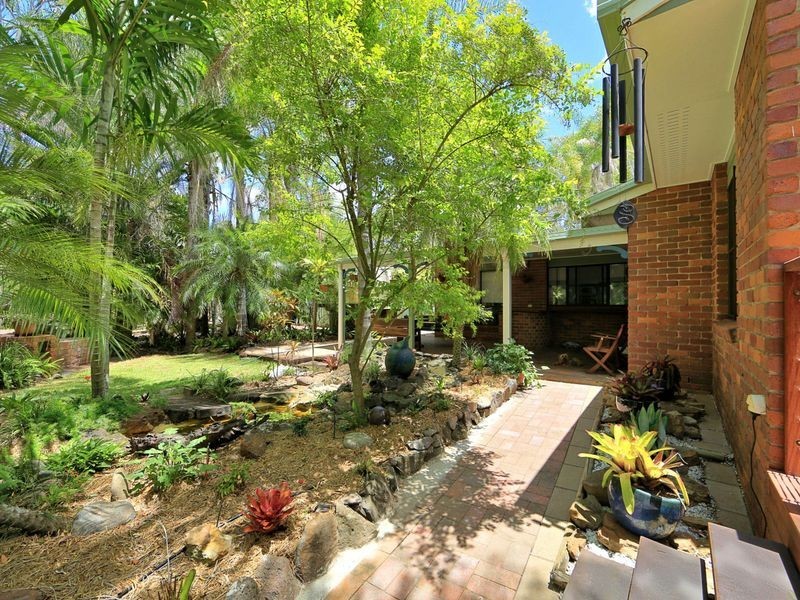 11 Arcadia Drive, Branyan QLD 4670