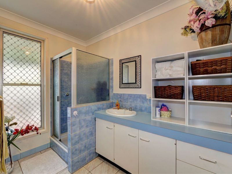 40 Sunset Drive, Thabeban QLD 4670
