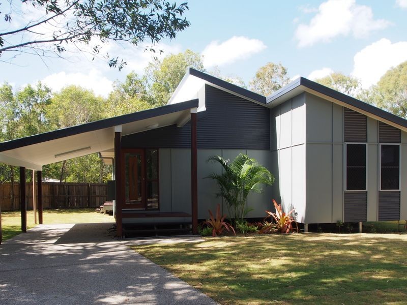 7 Ocean Court, Moore Park Beach QLD 4670