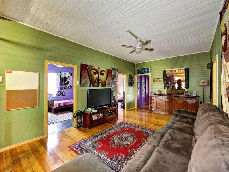 4 Theodore Street, Svensson Heights QLD 4670