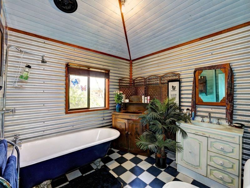 4 Theodore Street, Svensson Heights QLD 4670