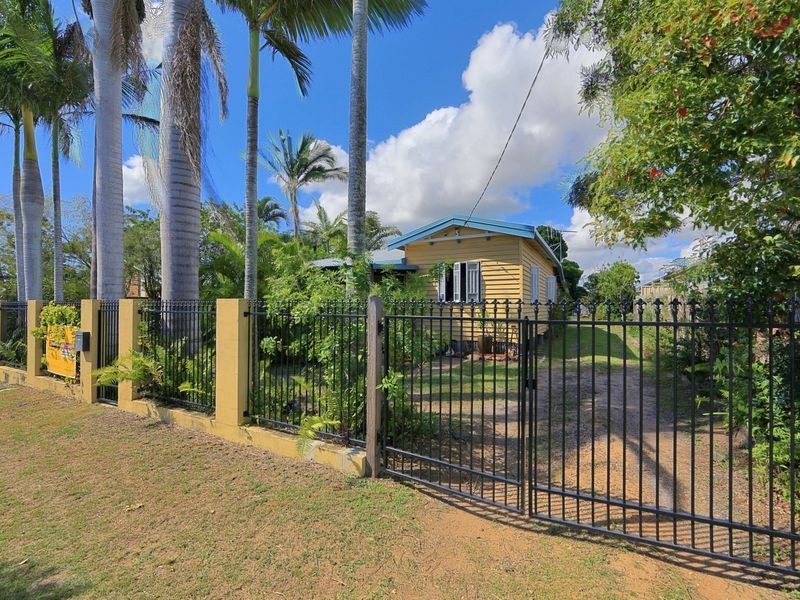 4 Theodore Street, Svensson Heights QLD 4670