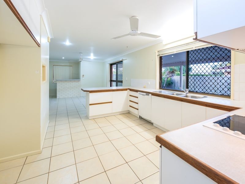 27 Smiths Road, Avoca QLD 4670