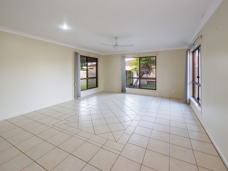 27 Smiths Road, Avoca QLD 4670