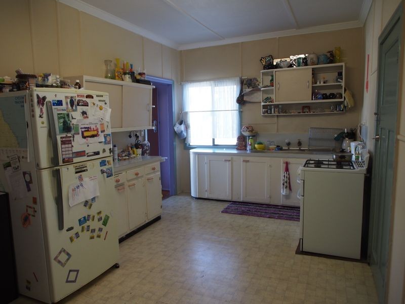 11 Dexter Street, Svensson Heights QLD 4670