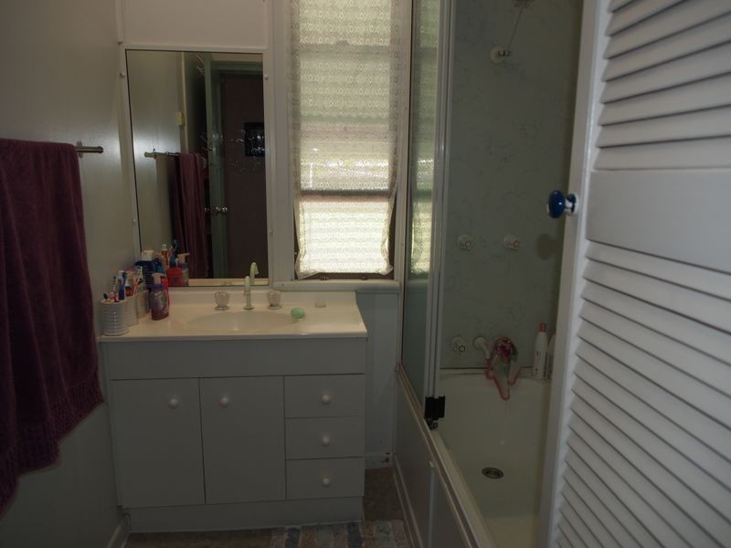 11 Dexter Street, Svensson Heights QLD 4670