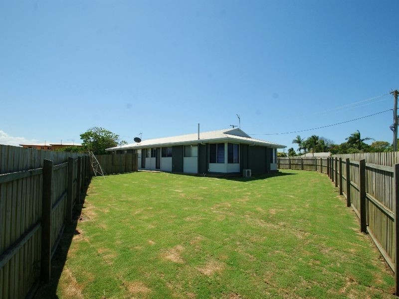 2/3 Mezger Street, Kalkie QLD 4670