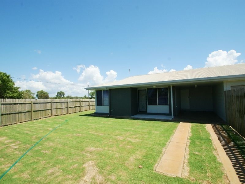 2/3 Mezger Street, Kalkie QLD 4670