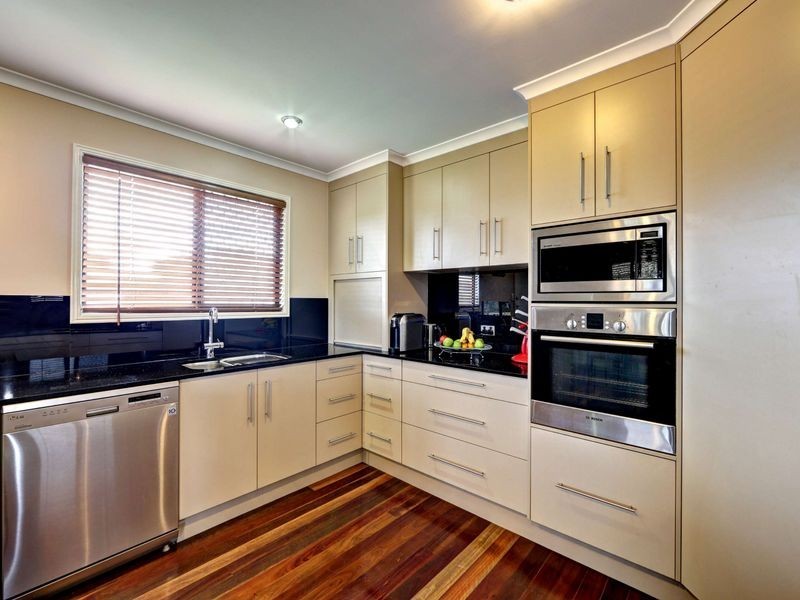24 Avokahville Avenue, Avoca QLD 4670